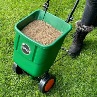 Miracle-Gro® Rotary Spreader