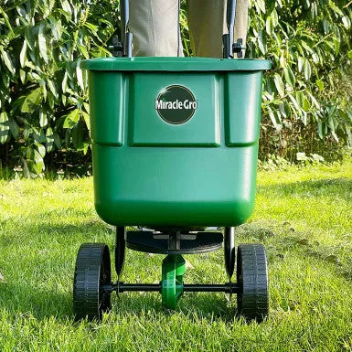 Miracle-Gro® Rotary Spreader