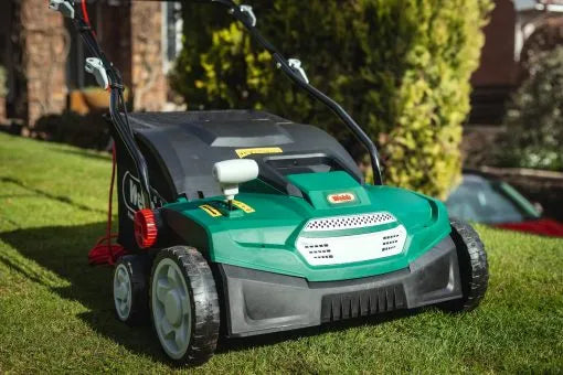 Webb WEESR 2 in 1 Electric Scarifier & Lawn Rake