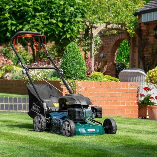 Webb WER460SP Classic 46cm (18″) Self Propelled Petrol Lawn Mower