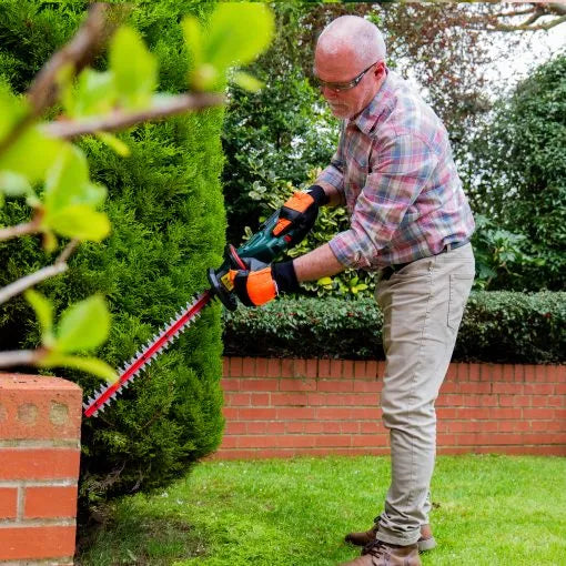 Webb Eco WEV20HTB2 20V 50cm (20″) Cordless Hedge Trimmer (2Ah Battery & Charger included)