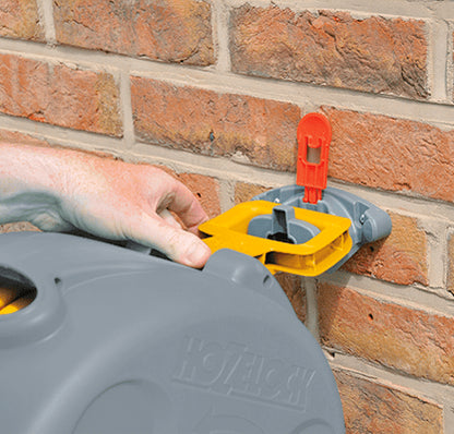 Hozelock - 2 in 1 Compact Reel 25m with Attachments & Spray Nozzle