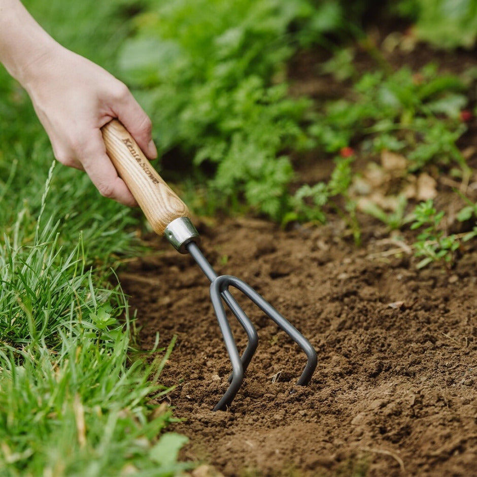 Kent & Stowe Carbon Steel Hand 3 Prong Cultivator