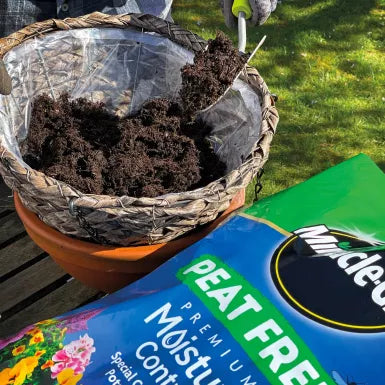 Miracle-Gro® Peat Free Premium Moisture Control 40 Litre Compost